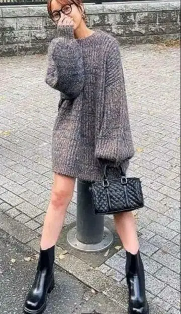 AMAIL Mix bulky coron 니트 네이비 니트