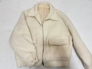 화이트 플리스 자켓 숏 기장