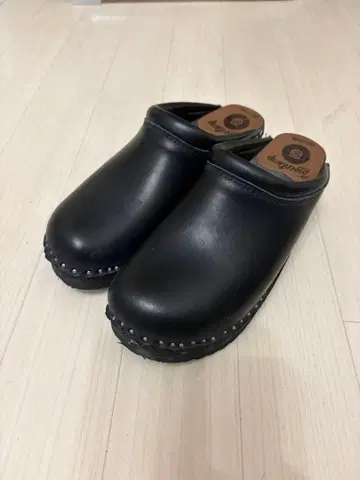 TROENTORP 사이즈 41