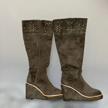 새상품 엘르 걸 브라운 스웨이드 23cm 통굽 힐 비쥬