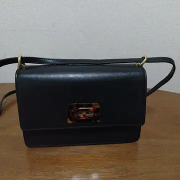 블랙 가죽 숄더백