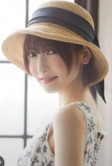 메종 드 플뢰르 푸치 로브 카논 밀짚모자 칸다 사야카