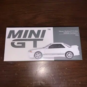 MINI GT 1/64 닛산 GT-R R32 베일사이드 화이트