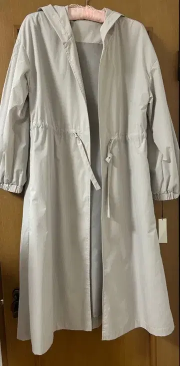 앤디콜 베이지 후드 부착 롱 코트