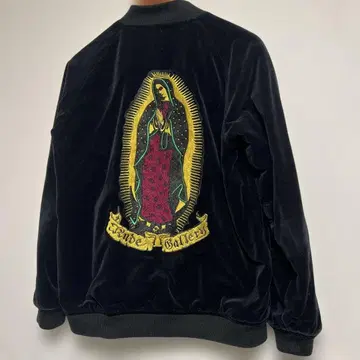 루드 갤러리 벨로아 마리아 스카잔 M 3