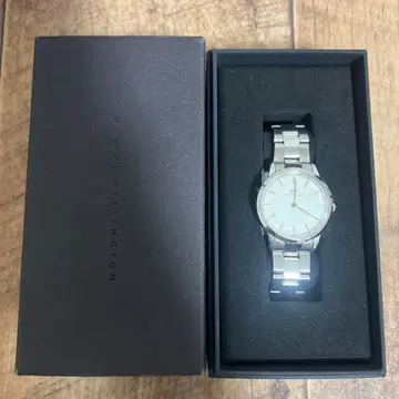 DANIEL WELLINGTON 실버 아날로그 시계