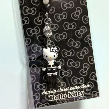 새상품 키티 옷장 컬렉션 스트랩 외출 코디 블랙