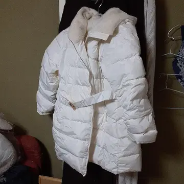 [ 2회 착용 ] 벨루나에서 구매한 다운 코트 3L
