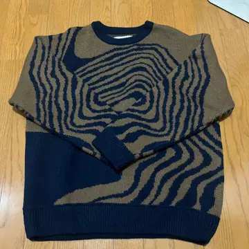 INHERIT 스트라이프 니트 스웨터