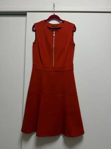 LOVELESS 슬리브리스 원피스