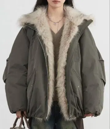 DIAVEL 인조 모피 칼라 볼륨 블루종