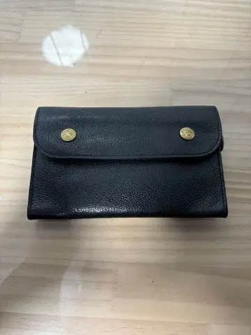 일비종떼 블랙 가죽 이단 접이식 지갑 골드 버튼