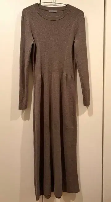 띠어리 럭스 니트 원피스 새상품급