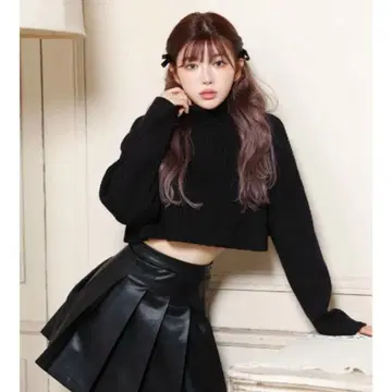 [ 새상품급 ] Darich 컬러 숏 리브 니트 블랙