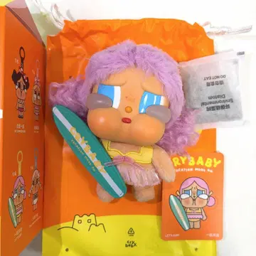 POPMART 팝마트 cry baby vacation mode on