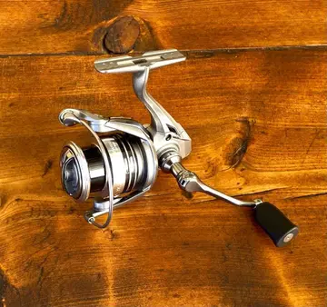 스피닝 릴 2500S 얕은 스풀 배스 낚시 송어 실버