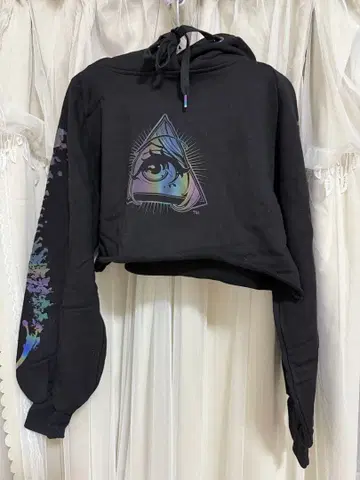 새상품급 invasionclub 블랙 숏 기장 후드티