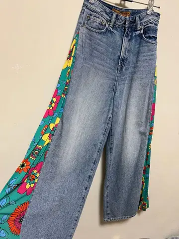 로데오 크라운 꽃무늬 사이드 플리츠 데님 와이드 팬츠