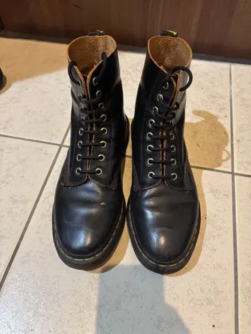 레어 Dr. Martens 빈티지 모델 8홀 UK6