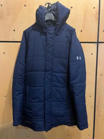 언더아머 다운 자켓 네이비
