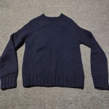 인버아란 네이비 크루넥 니트 스웨터