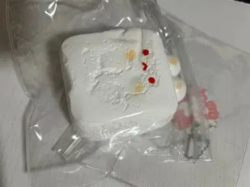 [ 미사용 새상품 ] 토끼 토스트 물감 쪼물쪼물 터지는 해외 스퀴즈