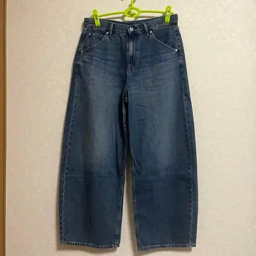 유니클로 배기 커브진 (기장 짧음) 28