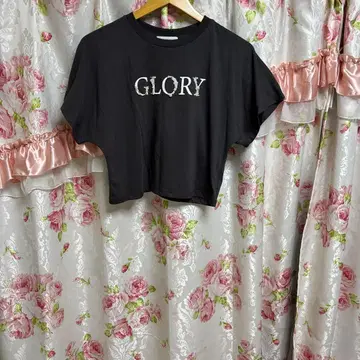 AZUL BY MOUSSY 비즈 장식 블랙 T셔츠