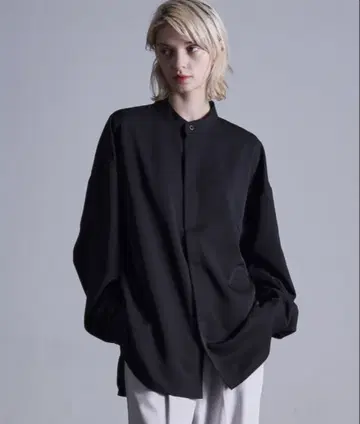 [ Loose ] 드레이프 트로미 비익 밴드 카라 셔츠 블랙 화이트 세트