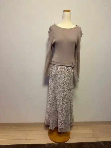 꽃무늬 스커트 포함 니트 원피스