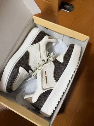 [ 새상품 미사용 ] MICHAEL KORS 스니커즈 MK01414100