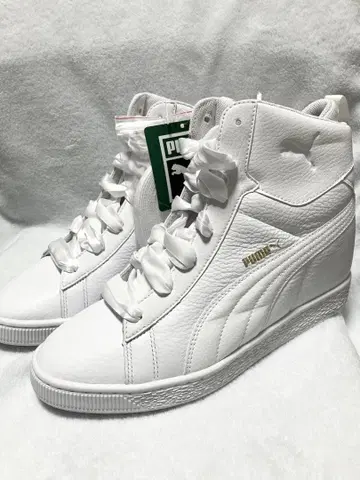 [택 포함 새상품] PUMA 인힐 하이컷 스니커즈 화이트 25cm