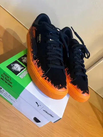 PUMA 스니커즈 블랙/오렌지 그래픽