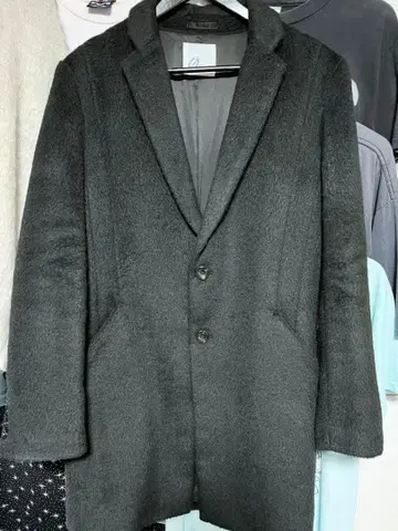 블랙 모헤어풍 체스터 코트