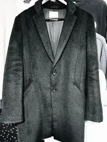 블랙 모헤어풍 체스터 코트