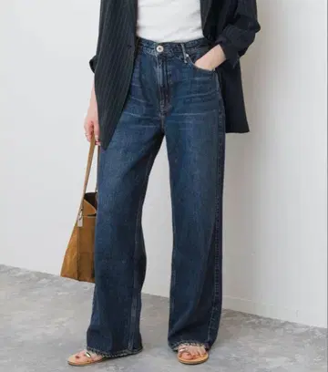 (새상품급) upper hights의 신형 데님 THE CLARA