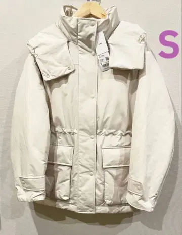 새상품 유니클로 하이브리드 다운 코트 S 내추럴 화이트