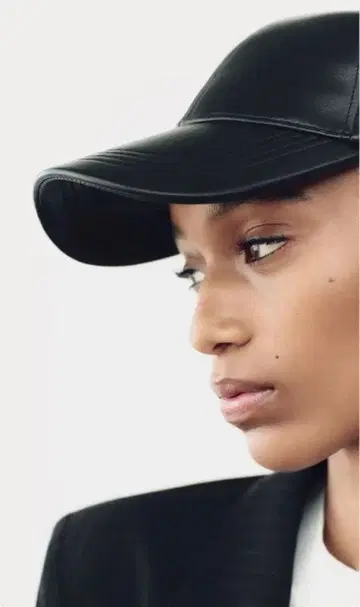 미사용 새상품 ZARA 가죽 캡