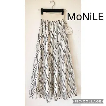 [ 새상품 ] 모니레 라메 자수 다이아 무늬 튤 허리 리브 플레어 스커트