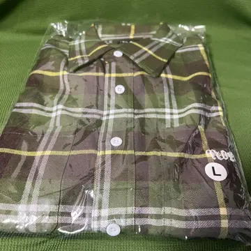 이 시기엔 겉옷 하나 필요하잖아 체크 셔츠 PEDRO 아유니