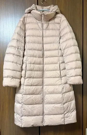 유니클로 울트라 라이트 다운 후디드 코트