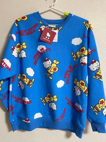 미사용 새상품!! 헬로키티 트레이닝복