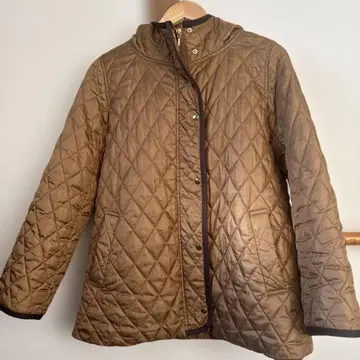 [ 새상품급 ] 브라운 퀼팅 자켓 후드 부착