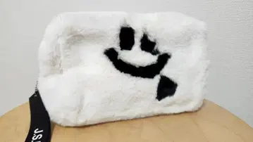 새상품급 J.S.B. 스마일 마크 파우치 화이트 삼대째 복슬복슬 파우치