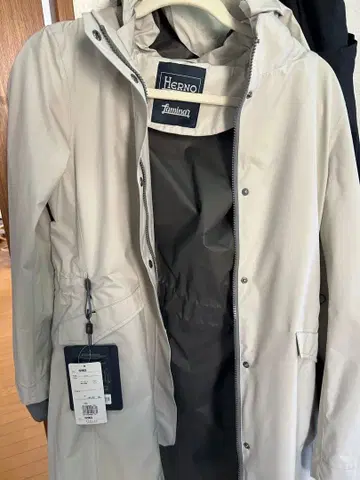 Herno 후드 부착 라이트 그레이 코트