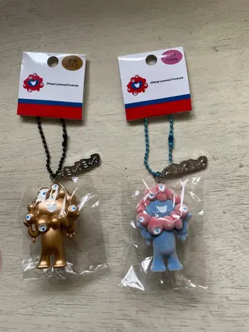 미야쿠미야쿠 입체 PVC 키링 골드 컬러와 플로키 2개 세트