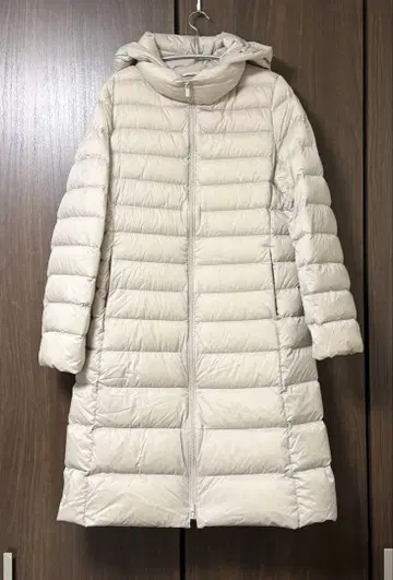 유니클로 울트라 라이트 다운 후디드 코트