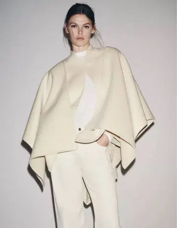 이번 시즌 즉시 완판 ZARA ZW COLLECTION 울 케이프 코트