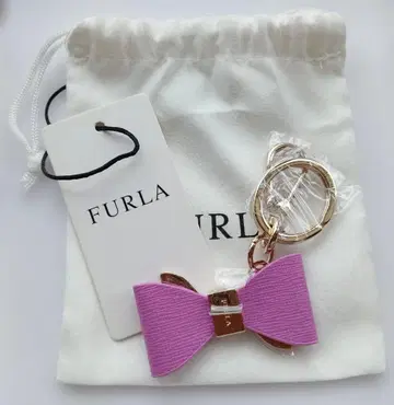 FURLA 핑크 리본 모양 키링