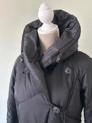 블랙 다운 코트